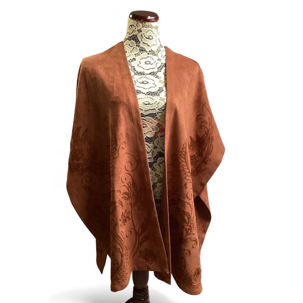Chico’s Vegan Embroidered velvety faux suede Poncho size L/XL‎ brown